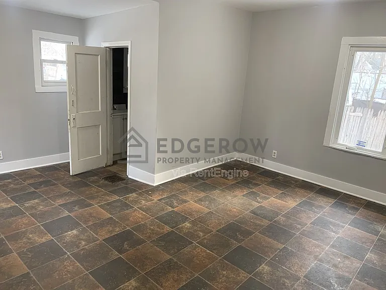 1644 Beidler St — Photo 7