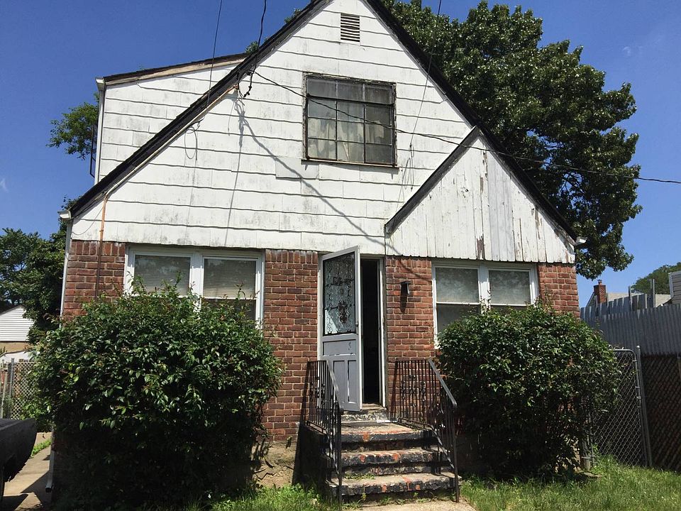 1st image of 19123 121st Ave