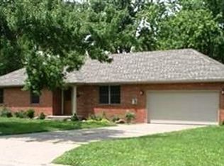 2325 S Barcliff Ave, Springfield, MO 65804