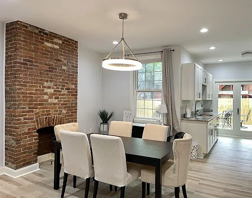 342 Lamont Pl — Photo 1