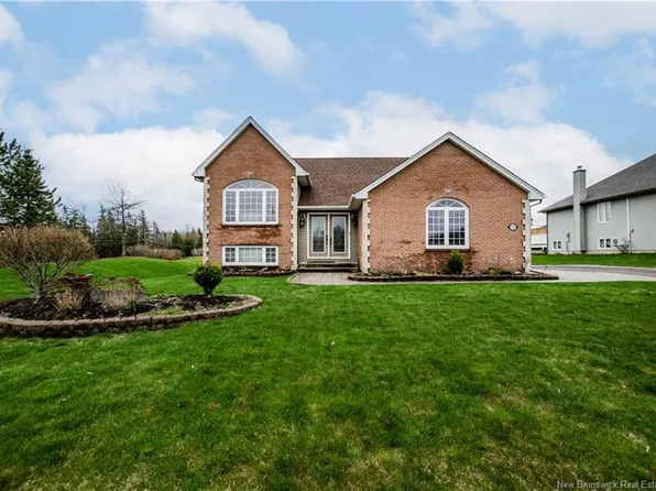 717 Royal Oaks Blvd, Moncton, NB E1H 3S6