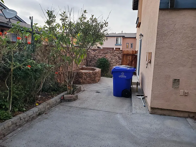 2187 Bluehaven Ct — Photo 34