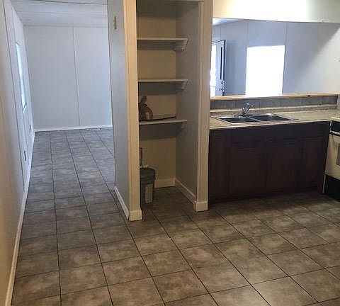 4th image of 466 Richardson Dr