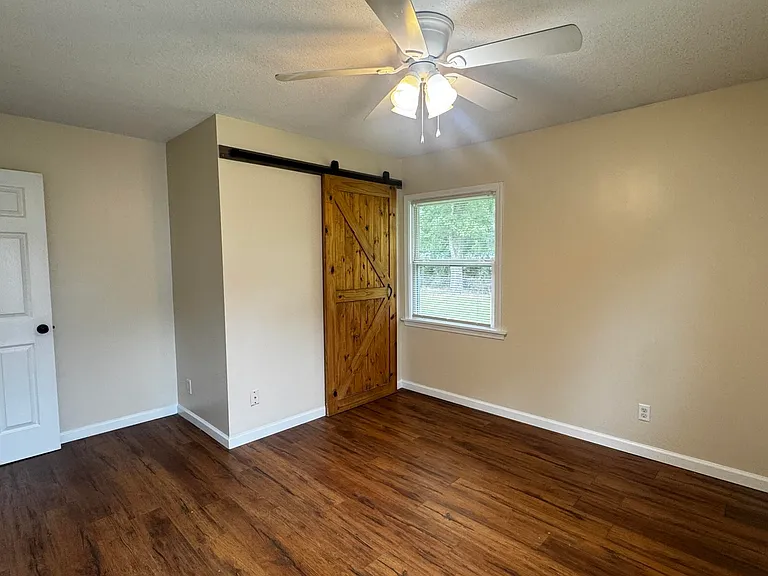 112 Shamrock Dr — Photo 12