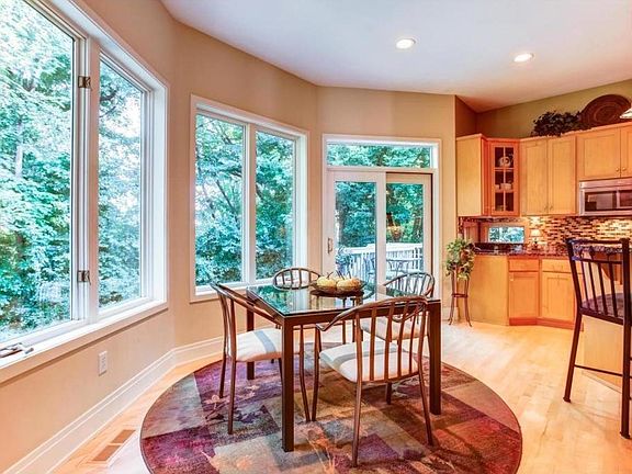 5th image of 8485 Mission Hills Ln