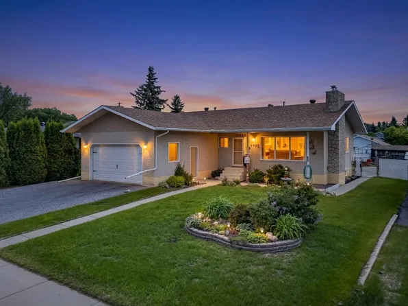 10935 152nd St NW, Edmonton, AB T5P 1Z7