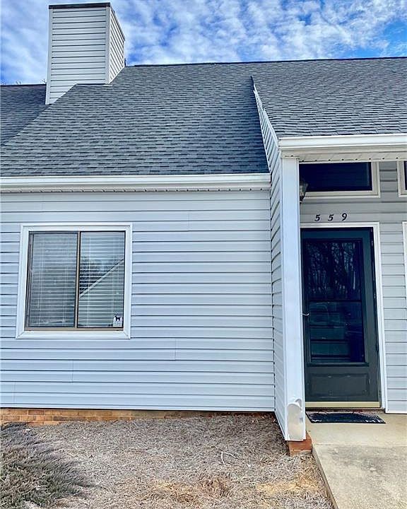 1st image of 559 Brookside Ct