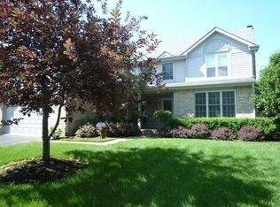 668 Sussex Cir, Vernon Hills, IL 60061