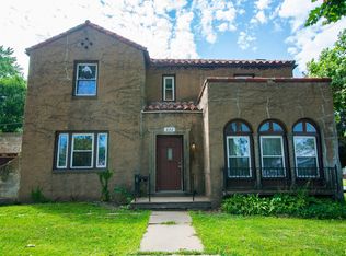 602 S 9th St, Clinton, IA 52732