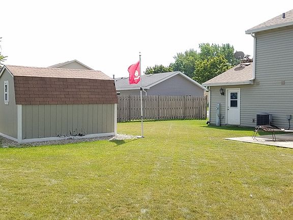 4th image of 1930 Eastman Ln