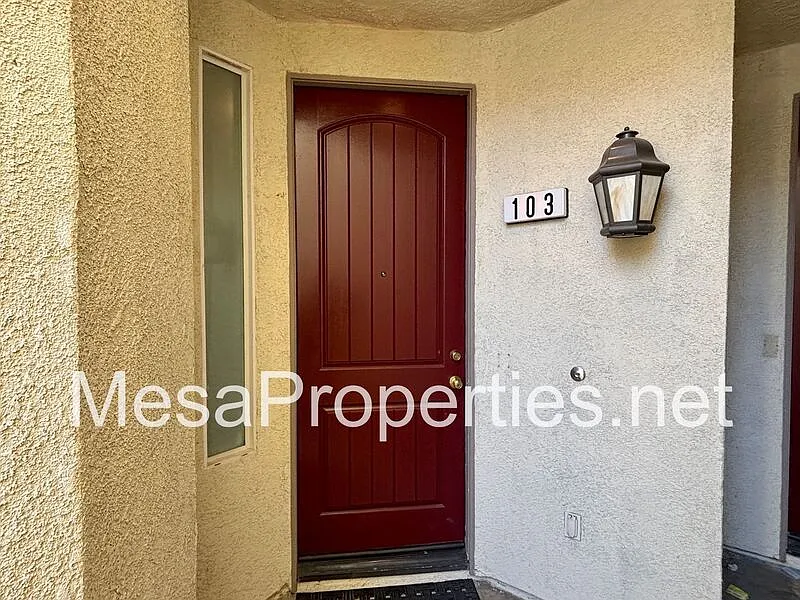 3 bed, 2.5 bath, 1670 sqft, $3,295 — Photo 4