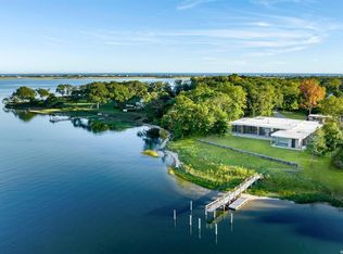 27 Bay Rd, Quogue, NY 11959
