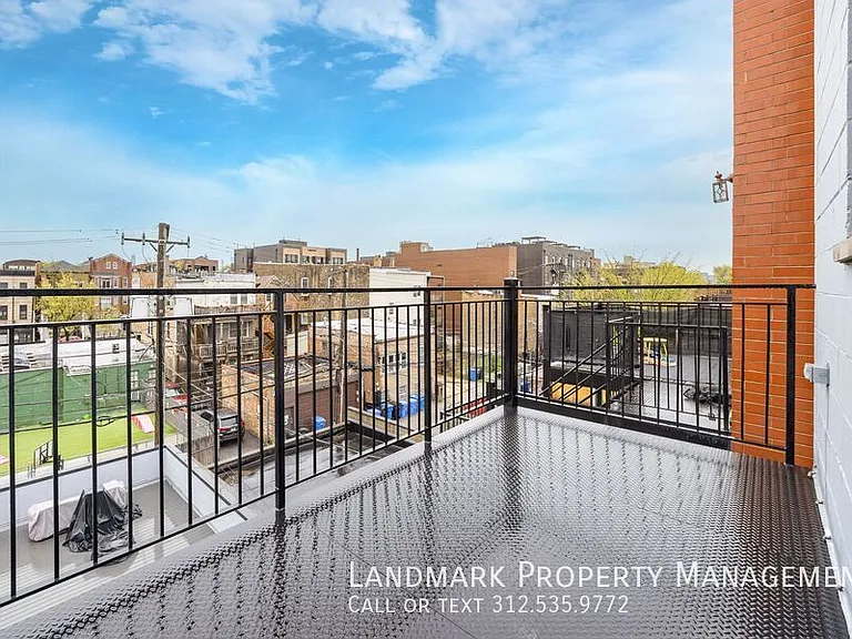 1545 N Artesian Ave #3 — Photo 24