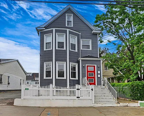 120 Center St Photo 1