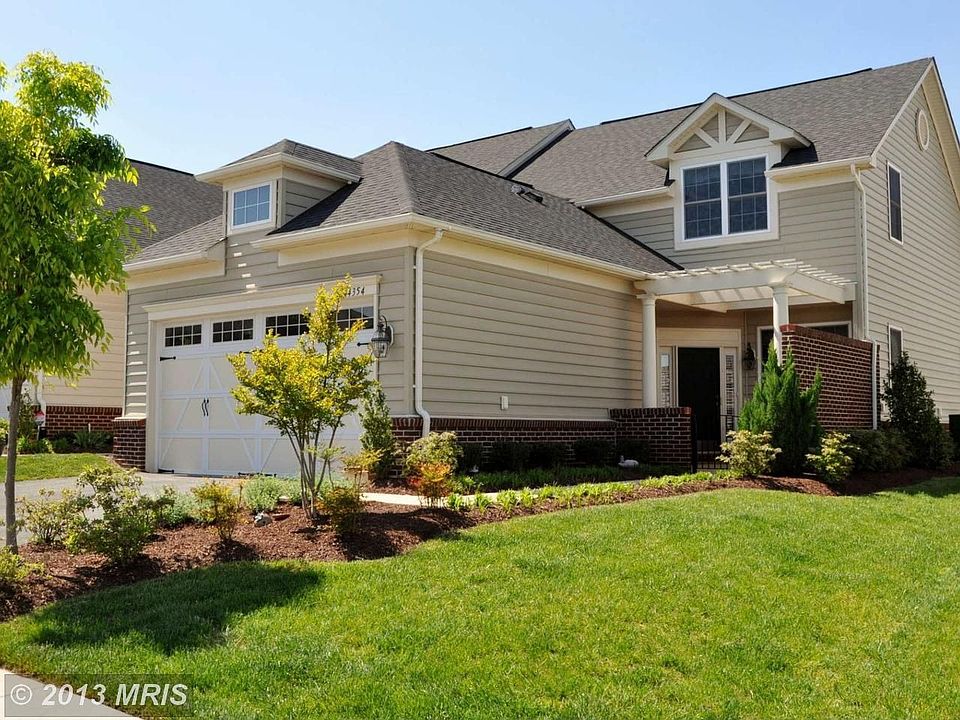 1st image of 44354 Oakmont Manor Sq