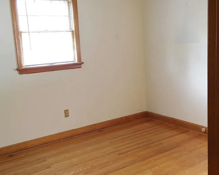 3rd room-with 1/2 bath
