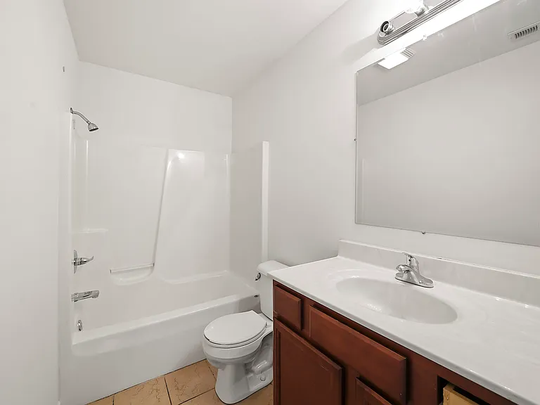 13912 Central Park Ave #2SW — Photo 13