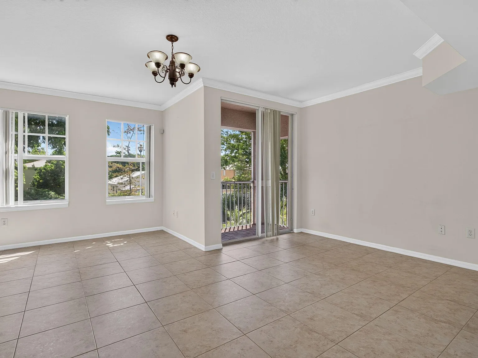 2 bed, 2.5 bath, 1268 sqft, $2,400 — Photo 3