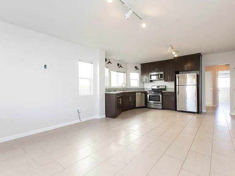 626 Benton Way — Photo 4