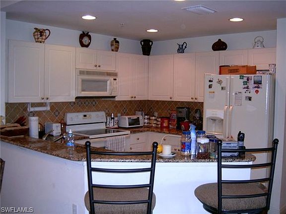 3rd image of 1504 SW 50th St APT 304