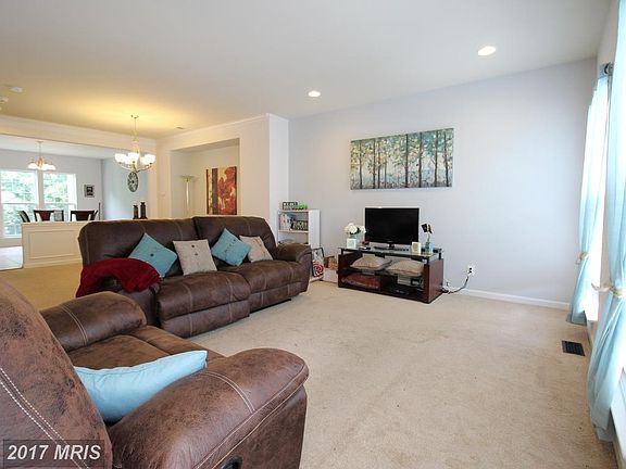 3rd image of 42778 Keiller Ter