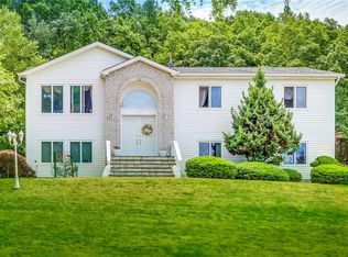 76 Overlook Rd, Pomona, NY 10970