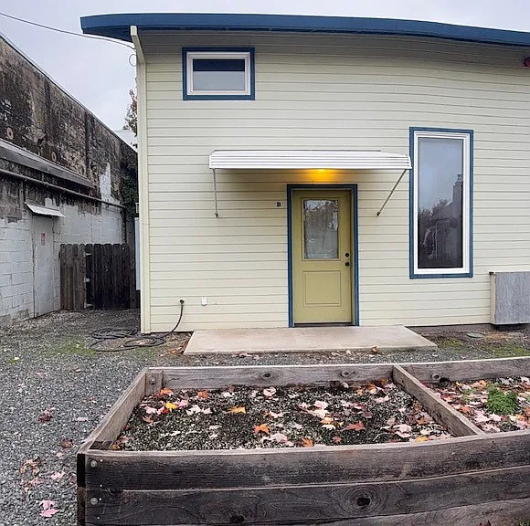 24 State St #B — Photo 1