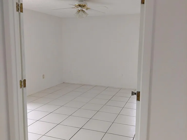 2696 La Alameda Ave — Photo 20