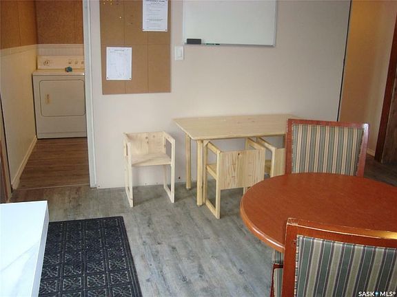 3rd image of 7464 Lake Ave