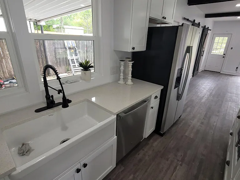2820 Fort Ave — Photo 33