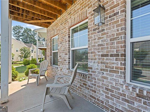 5th image of 1030 Shy Ln