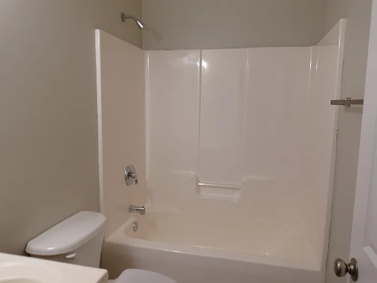 139 Stockbridge Dr — Photo 4