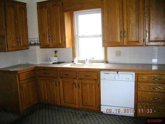 5th image of 1102 James Ave