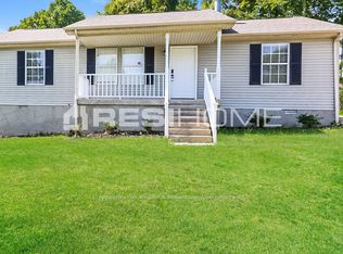 105 Lexington Dr, La Vergne, TN 37086
