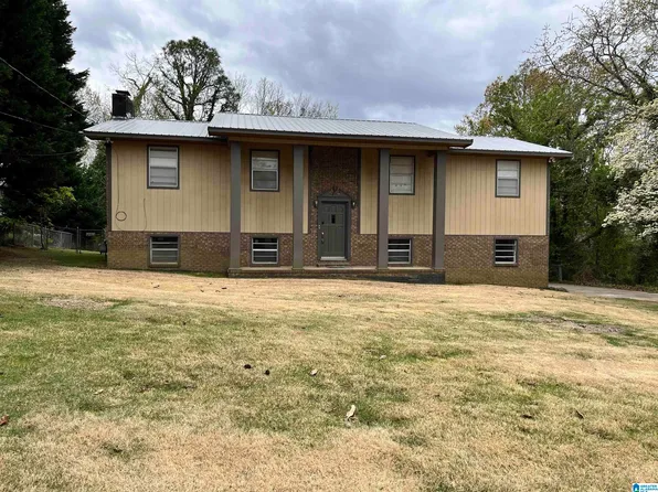 1024 Jo Ann Dr, Anniston, AL 36206