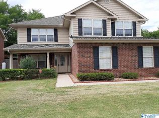 2527 Oak Place Dr SE, Huntsville, AL 35803