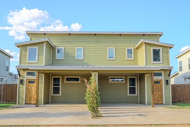 1st image of 107 Bridle Dr