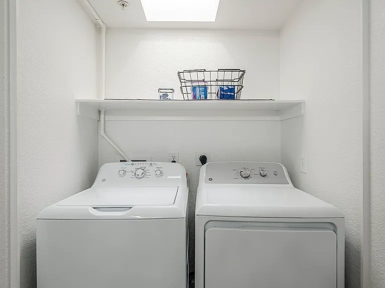 1564 N Paseo La Tinaja — Photo 24