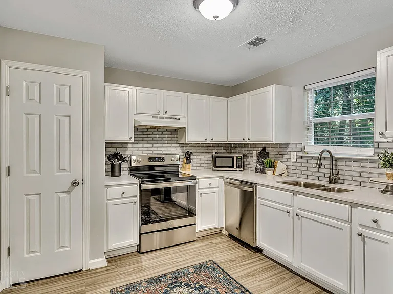 7269 Crestside Dr — Photo 10