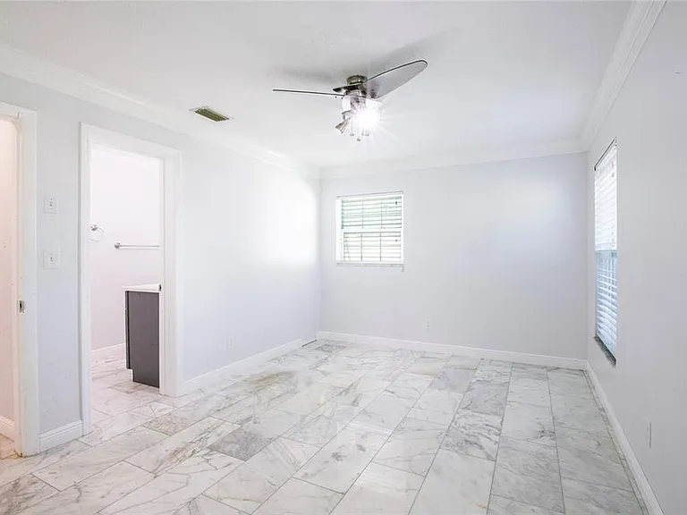 551 Crystal Dr — Photo 34
