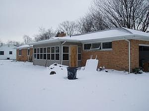 2nd image of 830 Allen St