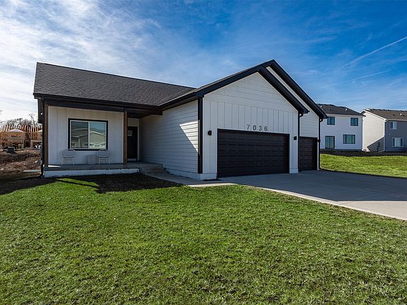 2nd image of 7036 Lake Ridge Ave