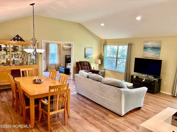 2752 Meadow Lake Drive, Toms River, NJ 08755