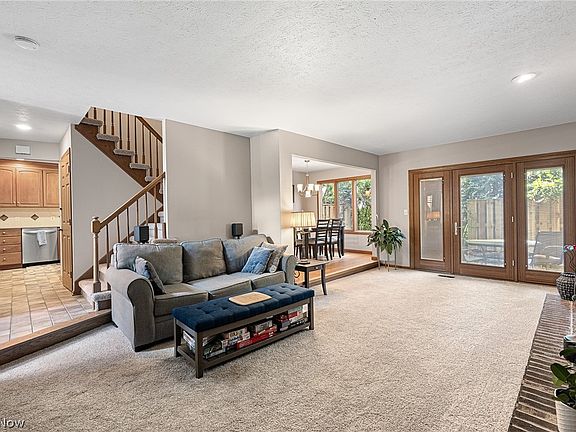 3rd image of 1070 Stonewood Ct