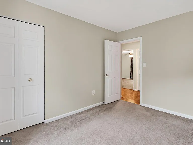 5719 Oakshore Ct — Photo 30
