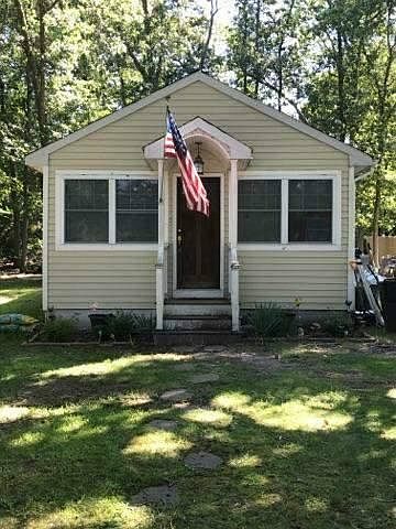 1st image of 61 Lake Dr