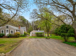 19 Oakdale Dr, Edgartown, MA 02539