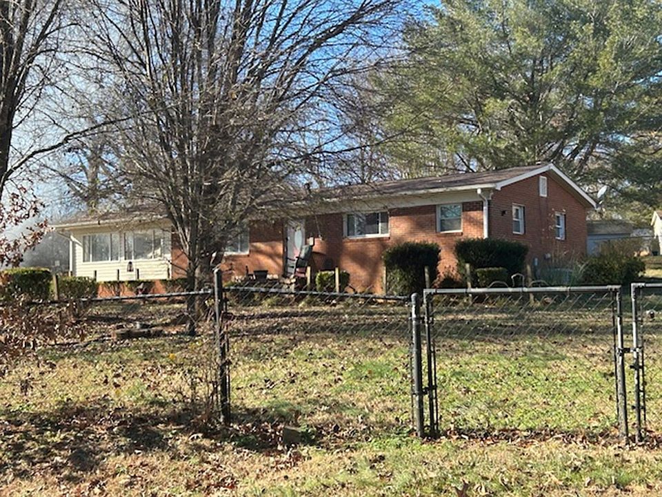 2nd image of 706 Winterfield Rd