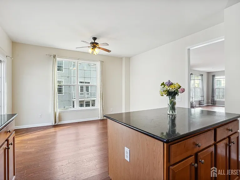 1501 Gabriel Ln — Photo 6