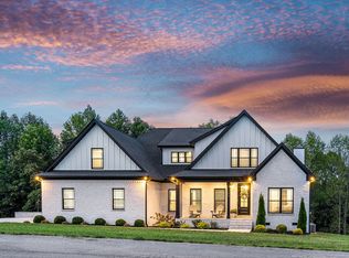 280 Meadow View Ln, Smithville, TN 37166